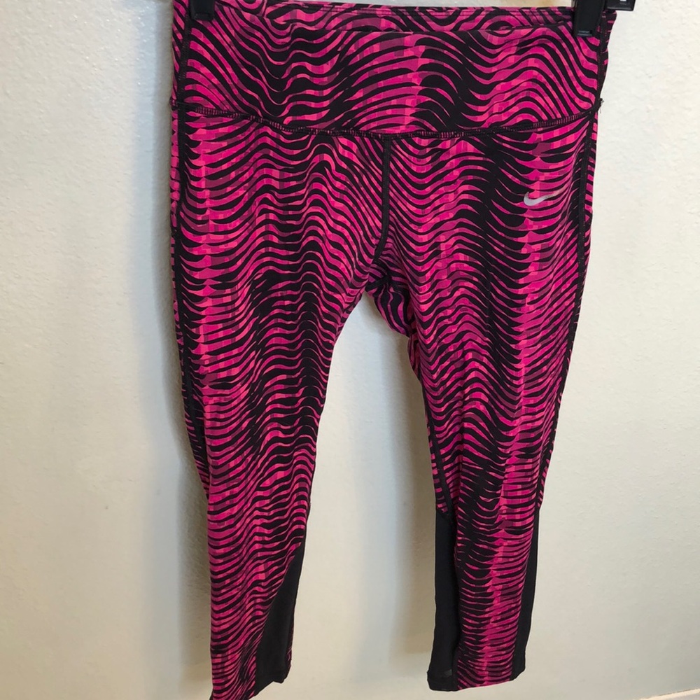 NIKE 7/8 dry fit tights with mesh